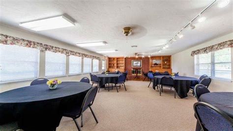 Swearingen Funeral Home, 100 N Milt Phillips Ave, Seminole, OK 74868 ...