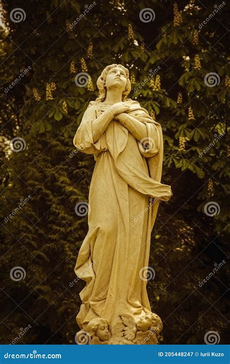 Ancient Statue of Mary Magdalene Praying Faith, Religion, Faith, God ...