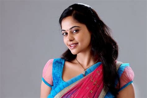 Bindu Madhavi New Photos in Saree