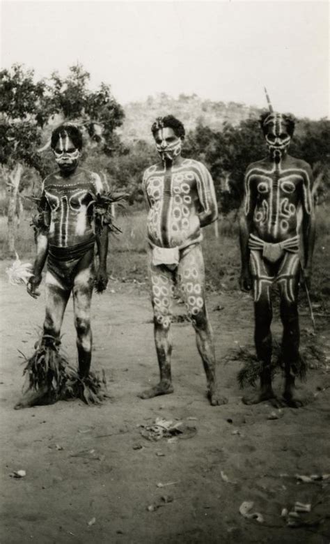 Aboriginal Body Paint Symbols: Traditional Designs & Cultural Meanings