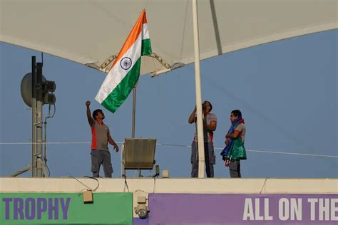 Pakistani fan manhandled for waving Indian flag in Lahore Stadium ...