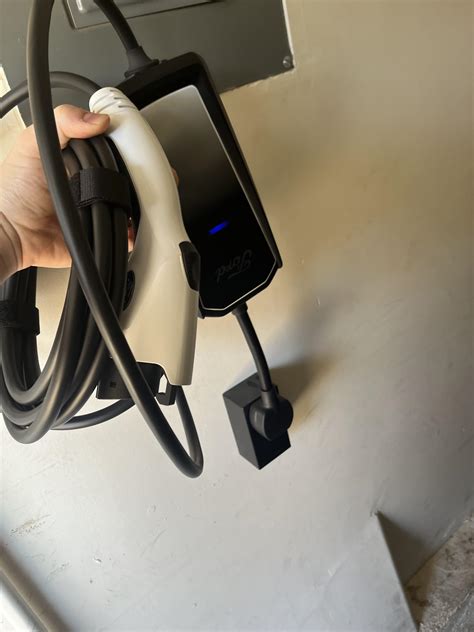 My 240 V Plug Upside Down : r/MachE