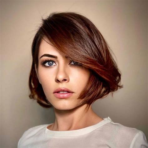 41 Flattering Short Hairstyles for Long Faces in 2022