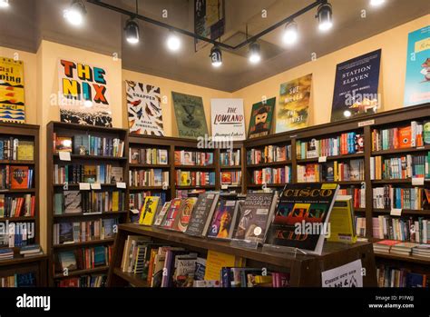 Local Bookstore 的图像结果