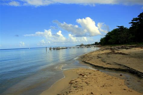 Stillhowlyntravels: Island time...Roatan, Honduras