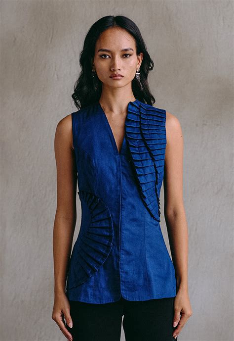 The Blue Contour – Ananya Goenka Bagaria