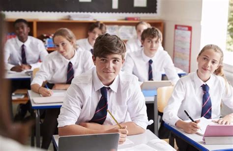 与公立高中相比，申请英国私立高中需要注意哪些问题？ - 知乎