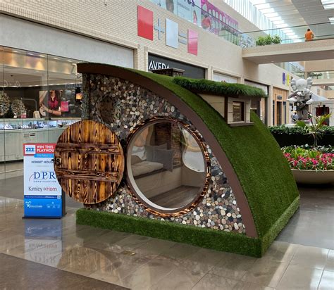 Dallas CASA Parade of Playhouses - DFWChild