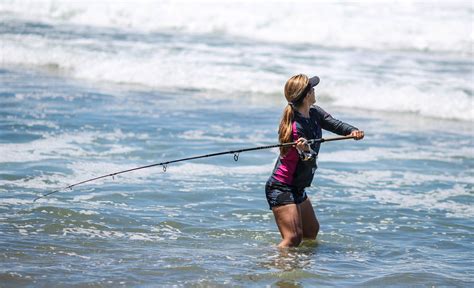 Fishing Surfer 的图像结果
