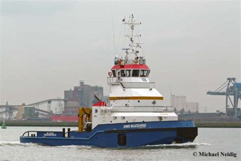 Buzzard - Multicats Tugs Workboats | Dredgepoint