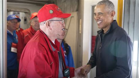 Obama makes surprise visit to Honor Flight veterans after plane lands in DC