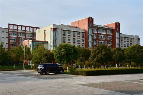 郑州大学校园景观高清图片下载_红动中国