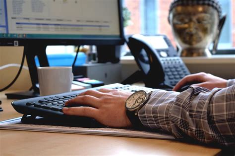 Computer Office Pic 的图像结果