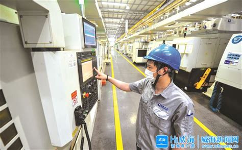 火炬高技术产业开发区 时政要闻 香港亿和山东（威海）电子产业园一期厂房顺利封顶