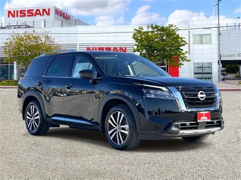 2025 Nissan Pathfinder Platinum 4DR SUV For Sale in Costa Mesa, CA