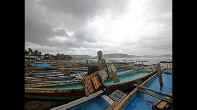 Cyclone Fani: North AP stocks up on food, essentials | Visakhapatnam ...