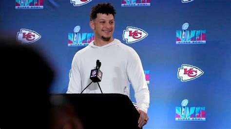 Patrick Mahomes says ankle in 'better spot' ahead of Super Bowl - ESPN