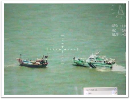 Coast Guard apprehends Pakistani Fishing Boat with 100 Kgs of Heroin