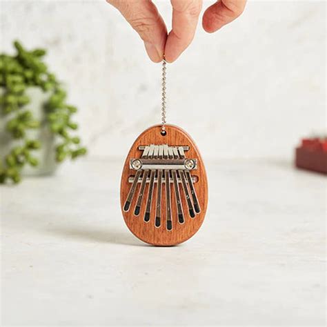 How to Play the Pocket Kalimba (Tutorial)