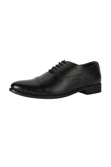Buy Men Black Lace Up Shoes Online - 168382 | Peter England