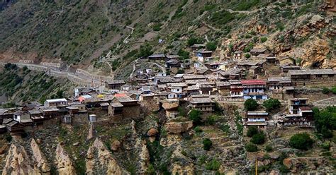 Uttarakhand Travel: उत्तराखंड के चमोली जिले का स्वर्ग है यह अनोखा गांव ...