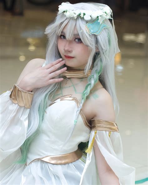 Chelle 🪷 | "My daughter sees men as little more than adornments. Her only real interest is in ...