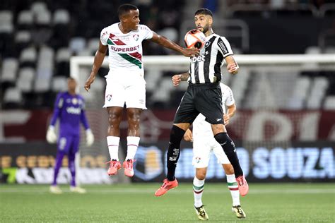 Após mais uma vitória do Botafogo contra o Fluminense no Clássico Vovô ...
