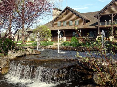 Top 10 romantic things to do in Branson, Missouri - Journeys Near and Far