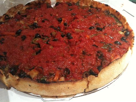 Vegan Things I Like: Lou Malnati's Chicago-style Pizza