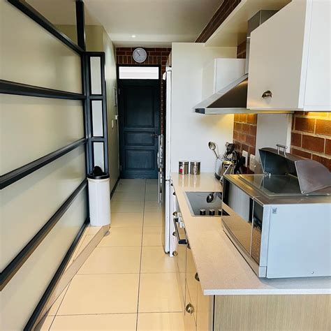CAG THE VANTAGE ROSEBANK (Johannesburg) - Specialty Inn Reviews, Photos ...