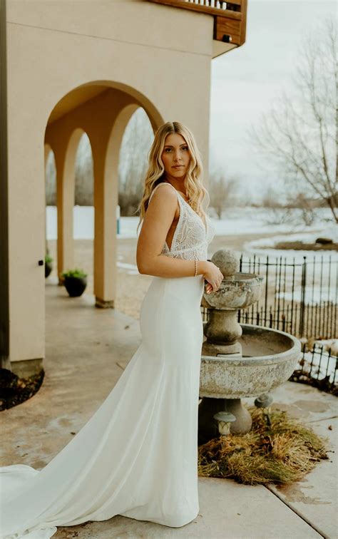 Sexy Summer Sheath Column Wedding Dress with Graphic Matte Lace