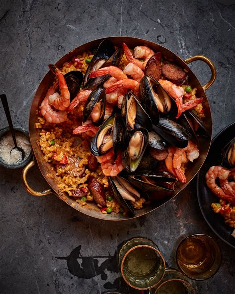 Spanish Paella Recipe (with Step-by-Step Video)