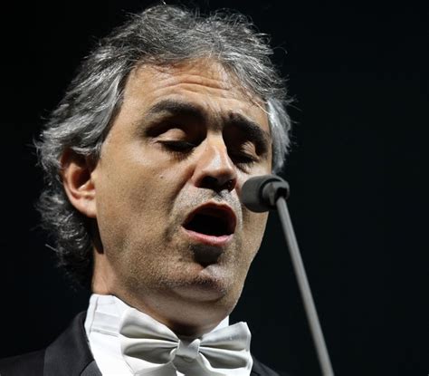 Andrea Bocelli sing on Easter from empty Milan Cathedral (Streaming ...