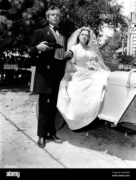 THE MAN FROM COLORADO, from left, Glenn Ford, Ellen Drew, posing in ...