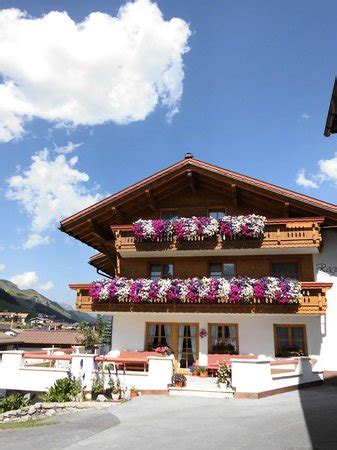 PENSION REGINA (Lech) - Guesthouse Reviews, Photos, Rate Comparison ...