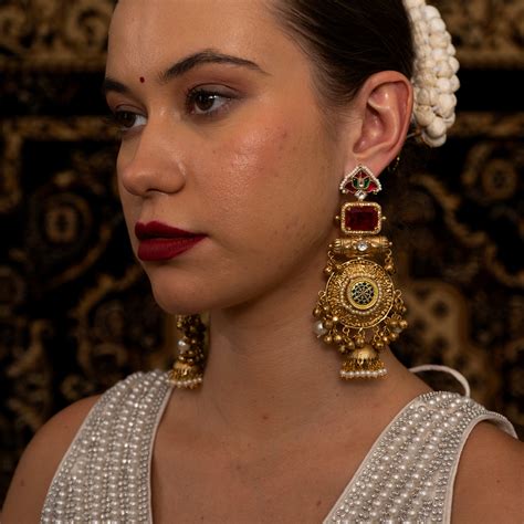 Aarzoo jadau Earing – NIRVIKAA