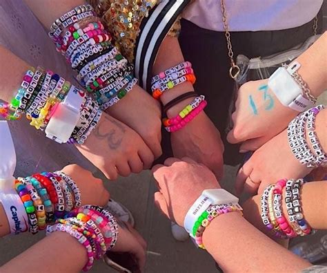 Taylor Swift Tuesday Friendship Bracelet Making, Torrens Valley ...