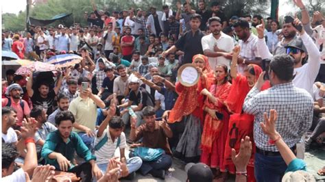 UKSSSC Paper Leak प्रदर्शन में बयानबाजी से गरमाया माहौल, कहा- 'जो नेपाल ...