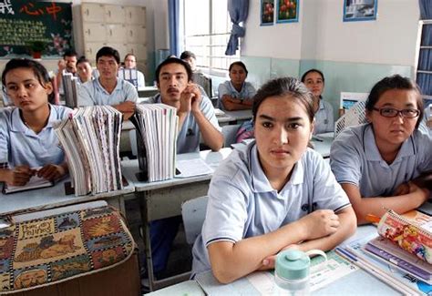 中考开考首日，石河子6705名考生赴考，内地新疆高中班招生考试同步进行