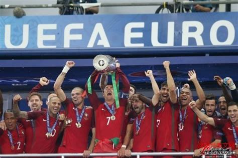 解析欧洲杯：都在说“以前”，巅峰期的德国队，是怎么踢球的？_腾讯新闻