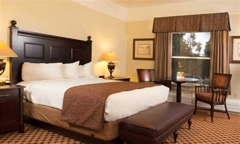 LAKE YELLOWSTONE HOTEL AND COTTAGES (Yellowstone National Park) - Hotel ...