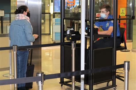 TSA installs plastic barriers at Reagan, Dulles airports to fight coronavirus - WTOP News