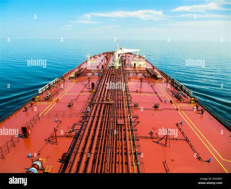 Oil ship hi-res stock photography and images - Alamy