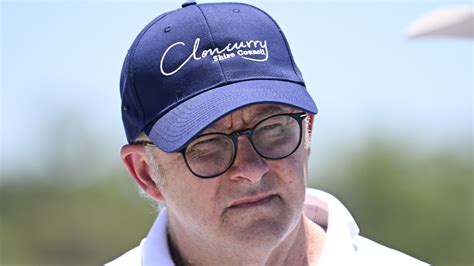 Poll shows majority support for Bondi royal commission | The Courier Mail