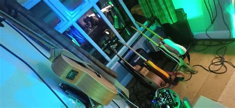 May open mic mis Mai, Y Cefn Glas, Llanfechell, Holyhead, 31 May 2024 ...