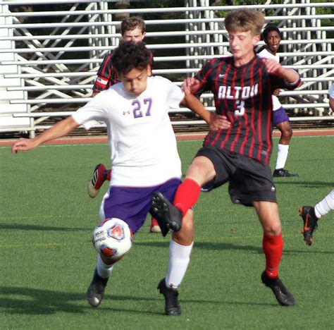 SOCCER SHOWDOWN: Marquette vs. Alton matchup set up in CYC Tourney