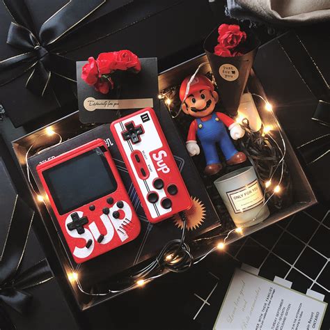 弟送哥什么礼物好最新素材