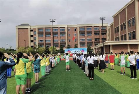 带你一起逛新学校！广东仲元中学附属学校迎首批新生