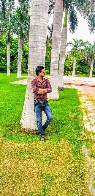 Computer Center Amit Jolly, Gumthala Rao