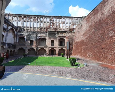 Beautiful Daytime View of the Famous Lahore Fort in Lahore, Pakistan ...
